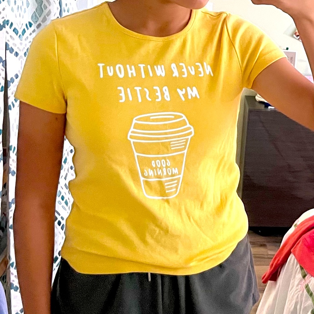 {Forever 21} YELLOW TEE